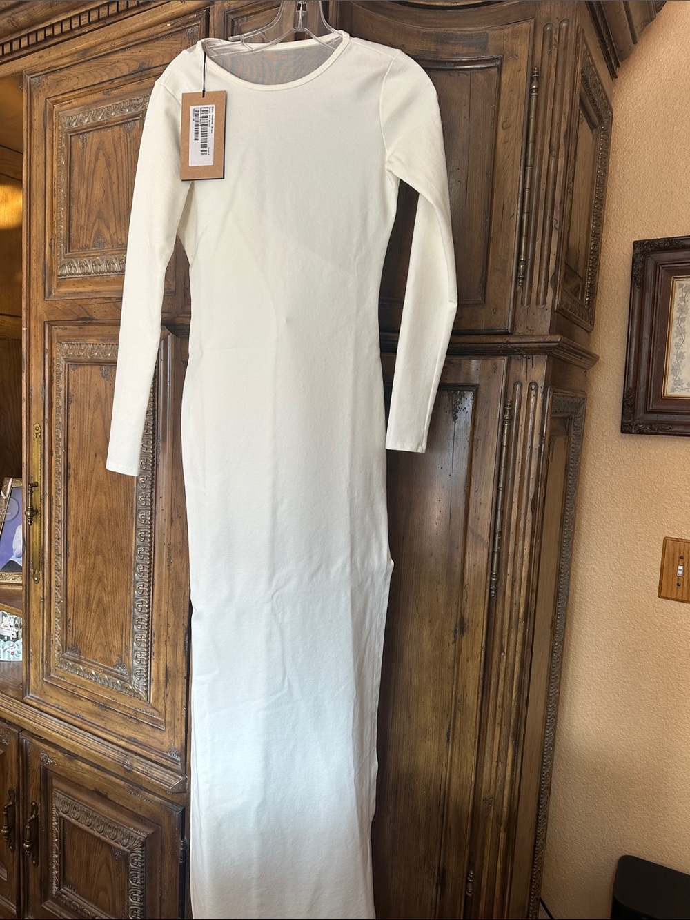 Marcella New York Elegant White Long-Sleeve Maxi Dress with Crewneck